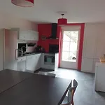 Centre A 100m De La Plage, Pour 20 Personnes *
