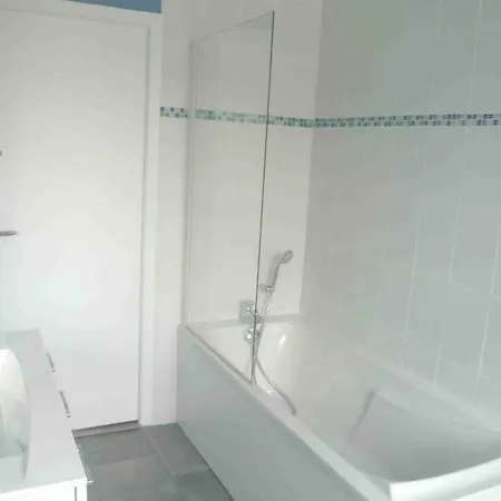 Les Pieds Dans Le Sable * Grandcamp-Maisy