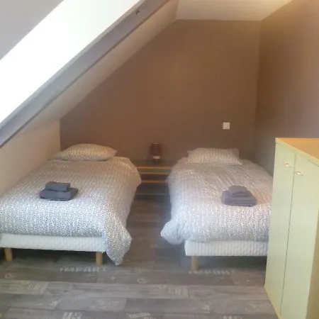 Les Pieds Dans Le Sable Grandcamp-Maisy