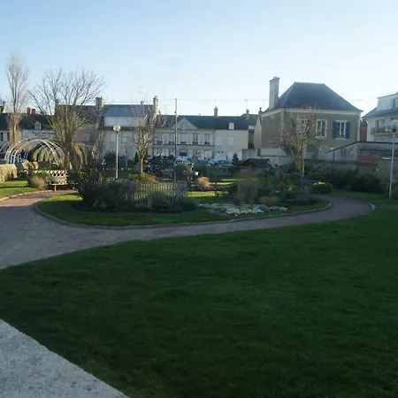 Centre A 100m De La Plage, Pour 20 Personnes