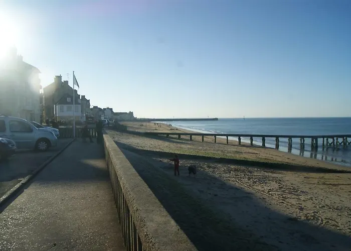 Holiday home Centre A 100m De La Plage, Pour 20 Personnes Grandcamp-Maisy